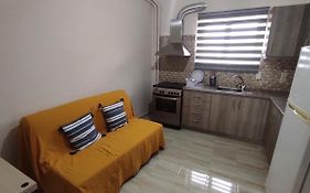 Cosy Apartment In Relaxed Neighbourhood